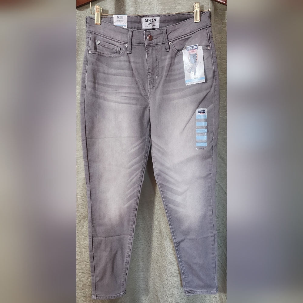Womens Denizen Levis Jeans